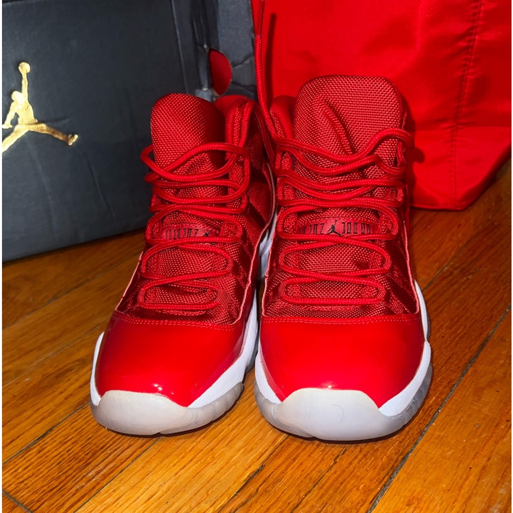 Air Jordan 11 retro size 6y good used condition